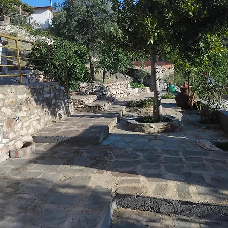 Country house Dimitra's Garden Kallirakhi