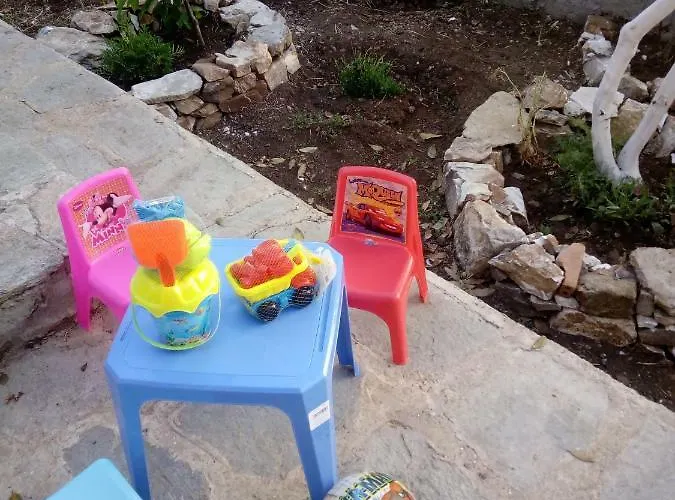 Dimitra's Garden Landhaus